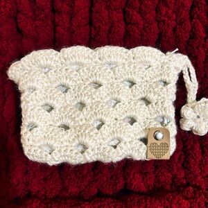 Crochet purse and essential pouch made with beige arcade style elegant & simple!